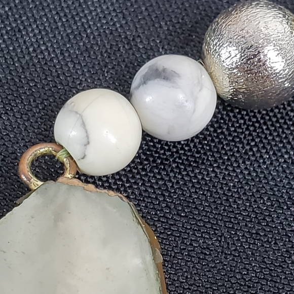 Raw Cut White Druzy Quartz Stone Charm Bracelet Natural Stone Stretchy Unique - Picture 8 of 12